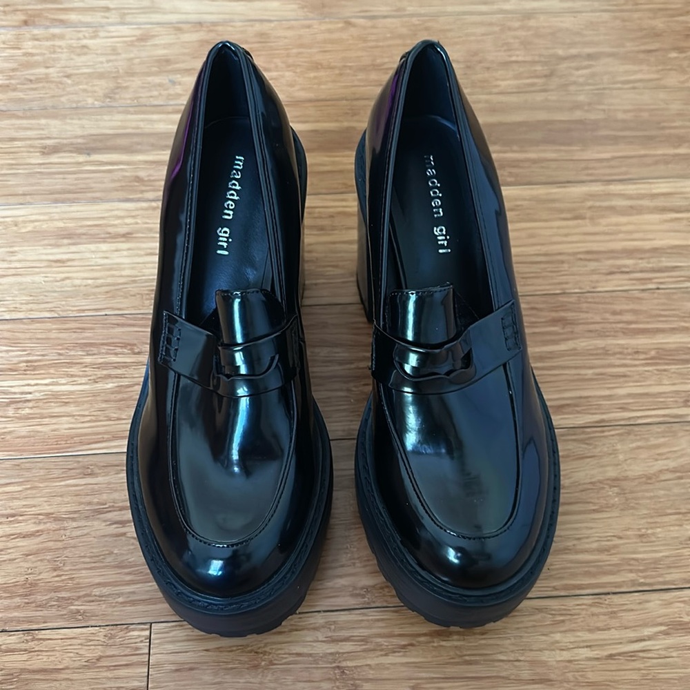 New without box Madden Girl Black Pumps Size 10